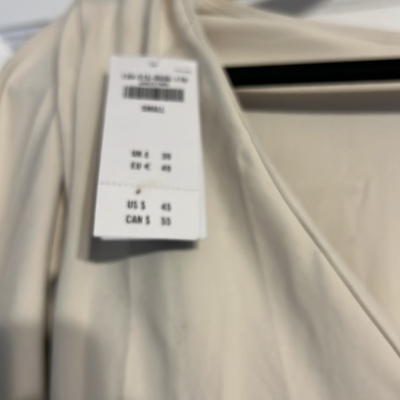 Abercrombie and Fitch long sleeve open back - Picture 3 of 3